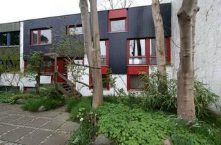Haus kaufen in 24159 Schilksee, TREPPEN STATT FLURE - Architekturikone der 70er Jahre - PROVISIONSFREI
