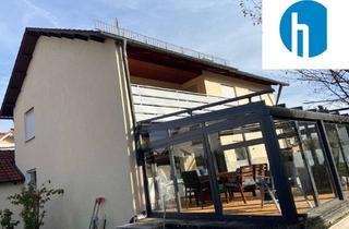 Haus kaufen in 91301 Forchheim, Freistehendes Wohnhaus mit Einliegerbereich, Doppelgarage und attraktivem Außenbereich