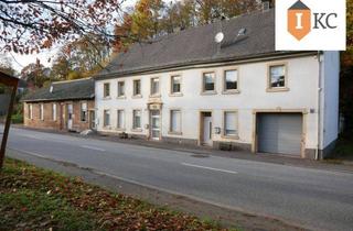 Mehrfamilienhaus kaufen in 66687 Wadern, Renditeobjekt - 2 Häuser - 5 Wohnungen - ein Preis