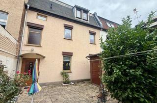 Haus kaufen in 39439 Güsten, Großzügiges Wohnhaus – vielseitig nutzbar in guter Lage von Güsten