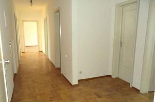 Wohnung mieten in 77933 Lahr, Altbau-Flair - Zentrumsnahe 4 Zimmer Wohnung mit Balkon