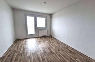Wohnung mieten in Alfred-Haude-Straße 19, 17034 Datzeberg, Alles was man braucht - verglaster Balkon, Küche mit Fenster, Wanne