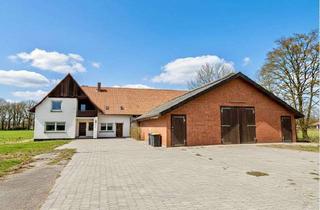 Haus kaufen in 33161 Hövelhof, Hof-Juwel sucht Visionäre: Sanierungsobjekt mit 10.000 m2 Land in Alleinlage