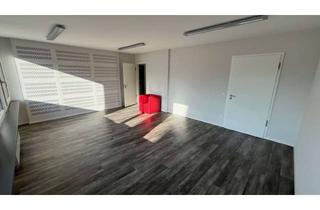 Büro zu mieten in Stuttgarter Straße 10, 72639 Neuffen, Bürofläche zu vermieten | teilbar zw. 15 - 240m² | Parkplätze | verkehrsgünstige Lage in Neuffen