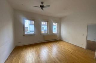 Wohnung kaufen in 90419 Nürnberg, Nürnberg - Große Altbau Wohnung in Johannis mit 75qm und 25 qm