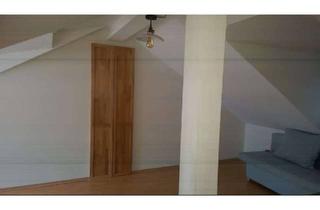 Wohnung kaufen in 63065 Offenbach, Charmante Altbau Maisonette im Denkmalobjekt mit Vermietungspotenzial in Offenbach