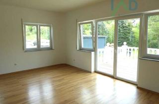 Wohnung kaufen in 35075 Gladenbach, Exklusive 5-Zimmer-Wohnung mit Terrasse, Balkon, Gartenanteil und Garagenstellplatz in Gladenbach