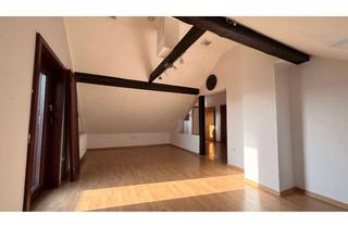 Wohnung mieten in Hundheimer Straße 56, 97877 Wertheim, Stilvolle Dachgeschosswohnung mit Balkon, Weitblick & charmanter Architektur in Wertheim