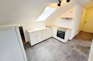 Wohnung mieten in 71067 Sindelfingen, Aufwendig sanierte 2 Zimmer-Dachgeschoss-Wohnung in ruhiger Lage