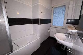 Wohnung mieten in Finkenstr. xx, 42281 Barmen, Schöne 2-Zi.-Wohnung mit modernem Wannenbad mit Fenster, separates Gäste-WC, Küche, Diele & Balkon.