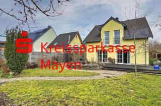 Einfamilienhaus kaufen in 56626 Andernach, Modernes Familienglück – Freistehendes Einfamilienhaus mit sonnigem Garten