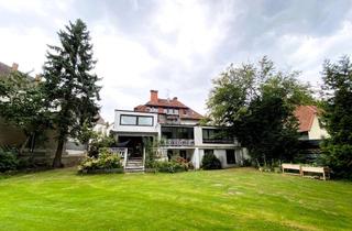 Villa kaufen in 32130 Enger, Unternehmer-Villa mit 3 Wohneinheiten und Traumgarten in Enger