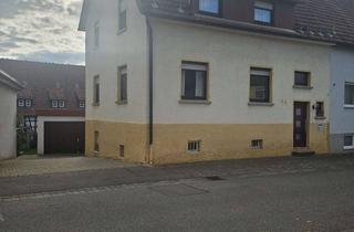 Doppelhaushälfte kaufen in Gartenstr. 14, 71272 Renningen, Renovierte Doppelhaushälfte mit 2 Wohneinheiten und großem Garten Doppelgarage