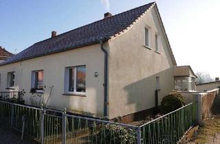 Haus kaufen in 17098 Friedland, Viel Wohnfläche mit großem Grundstück!