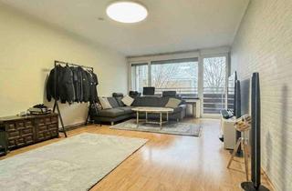 Wohnung kaufen in 53757 Sankt Augustin, Vermietete Zwei-Zimmer-Wohnung mit Balkon und Aufzug in St. Augustin Niederpleis