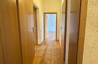 Wohnung kaufen in 42555 Velbert, 4-Zimmer-Altbau | Neue Dielen | Zentrale Lage in Langenberg
