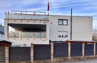 Wohnung mieten in 42697 Ohligs-Aufderhöhe, Wunderbar Wohnen am Rande der Natur! Exklusive 4-Zimmerwohnung mit Terrassenbalkon!