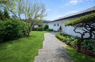 Haus kaufen in 73066 Uhingen, Ihr privates Wellness-Refugium: Traumhaus mit Hallenbad, Sauna & Einliegerwohnung