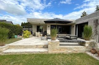 Haus kaufen in 30559 Kirchrode, Sanierter Bungalow – transparentes wohnen, voll unterkellert, stilvolle Außenanlage mit Flair