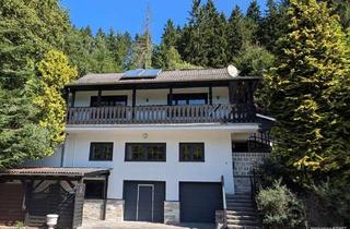 Haus kaufen in 53945 Blankenheim, Zweifamilienhaus mit Garagen, Balkon, Terrassen, Garten, Scheune und angrenzendem Waldgrundstück