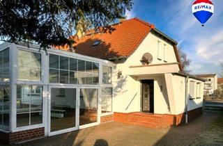 Einfamilienhaus kaufen in 15320 Neuhardenberg, Neuhardenberg bei Berlin – Einfamilienhaus mit Wintergarten, Doppelgarage und großem Grundstück