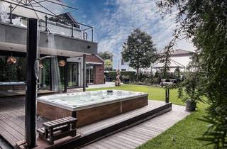 Villa kaufen in 48155 Mauritz, Villa mit zwei autarken Wohneinheiten.High-End-Ausstattung in begehrter Bestlage von Münster.