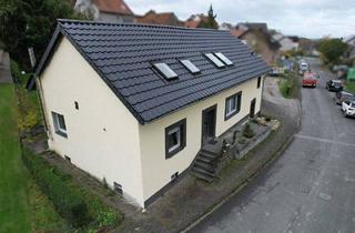 Haus kaufen in 33165 Lichtenau, Lichtenau - Zweifamilienhaus mit großem Grundstück in Lichtenau-Holtheim