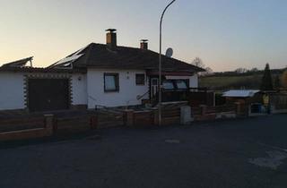Haus kaufen in 34621 Frielendorf, Frielendorf - Großzügiges Ein-Zweifamilienhaus Solarstrom Photovoltaik 2Garagen