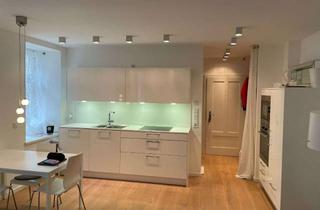 Wohnung kaufen in 80538 München, Altbaujuwel mit Balkon- wenige Schritte zur Maximilianstraße