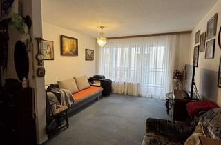 Wohnung kaufen in 70734 Fellbach, Vermietete 2-Zimmer-Kapitalanlage in Fellbach mit Balkon und TG-Stellplatz