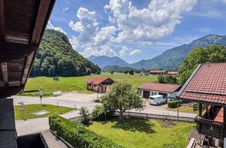 Wohnung kaufen in 83246 Unterwössen, Bezugsfrei: Dachgeschosswohnung im Chiemgau