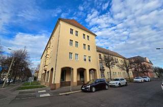 Wohnung kaufen in 08058 Pölbitz, Große 4-Raum Wohnung in gefragter Lage - 7,2 % Rendite