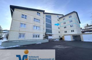 Wohnung kaufen in 78141 Schönwald, Wohnglück mit Ausblick – Gepflegte 3,5-Zimmer-Eigentumswohnung mit Balkon und Garage in Schönwald!