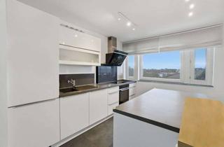 Wohnung kaufen in 52134 Herzogenrath, Lichtdurchflutete 3-Zimmer-Wohnung mit Balkon zuzüglich Garage