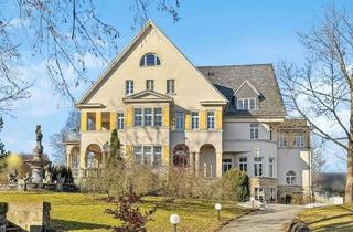 Wohnung kaufen in 07639 Bad Klosterlausnitz, Wohnen im Denkmal wie im eigenen Haus – Exklusive Maisonettewohnung im „Valuta-Schloss“