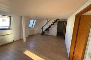 Wohnung mieten in Freybergstr. 25, 07955 Auma, Helle 3-Raum-Maisonette-Wohnung im Zentrum von Auma mit EBK und Stellplatz-Möglichkeit