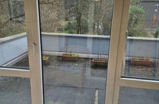 Wohnung mieten in Walther-Rathenau-Str. 26, 47229 Friemersheim, Duisburg-Friemersheim: 2-Zimmer-Wohnung mit sonniger Dachterrasse und Grünblick