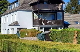 Wohnung mieten in Inrather Straße 407, 47803 Inrath/Kliedbruch, Schöne lichtdurchflutete 2-Zimmer-DG-Wohnung mit Loggia im Drei-Familienhaus in Krefeld