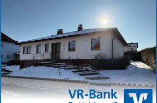 Haus kaufen in 94137 Bayerbach, Wohnen auf einer Ebene.Großzügiger Bungalow in Siedlungslage