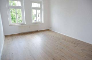 Wohnung mieten in Horst-Menzel-Straße 10, 09112 Chemnitz, Modernes Laminat - Bad mit Fenster - West Balkon - 1. OG - Frei ab 1.5.26