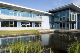 Anlageobjekt in 25813 Husum, Provisionsfrei: Gewerbeimmobilie mit Aufzug und 88 Stellplätzen