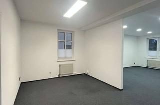 Büro zu mieten in Alt-Buckow, 12349 Buckow, Helle Büro- oder Praxisfläche im 1. OG