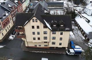 Wohnung kaufen in 08485 Lengenfeld, Kapitalanlage: Vermietete 3-Raum-Wohnung mit Aufzug und Balkon!