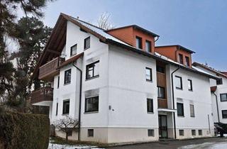 Wohnung kaufen in 08459 Neukirchen, Traumhafte 4-Raum Wohnung mit neuer Einbauküche und modernem Bad