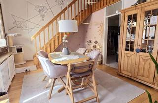 Wohnung kaufen in 72076 Tübingen, Helle Maisonette-Wohnung mit Galerie und Balkon in Waldhäuser-Ost