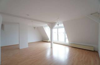 Wohnung mieten in Utrechter Straße 44, 13347 Wedding, Helle Dachgeschosswohnung im Leopoldkiez über den Dächern des Wedding