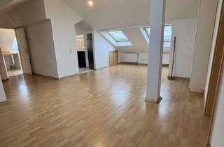 Lofts mieten in Eduardstraße 12, 42275 Barmen, Loftartige Dachgeschosswohnung in Wuppertal-Oberbarmen, frisch modernisiert