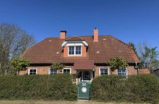Haus kaufen in Kaminer Straße 20, 18233 Neubukow, Provisionsfrei: Charmantes Zweifamilienhaus mit großem Grundstück