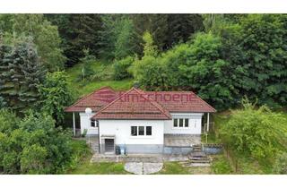 Haus kaufen in 98716 Elgersburg, Idylisch gelegenes Ferienhaus mit großem Garten in Elgersburg zu verkaufen!