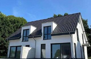 Doppelhaushälfte kaufen in 32049 Herford, Stilvolle -Doppelhaushälfte in Sackgassenlage! Top Rate mit NRW-Fördermitteln!